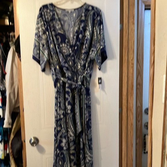 Sandra Darren Dresses & Skirts - NWOT Sandra Darren Blue and White Maxi Sundress